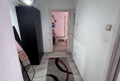 Apartament cu 2 camere nedecomandat în Podu Roș