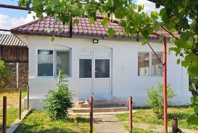 Casă cu 2 camere cu Teren 40 Mp în Bărăști