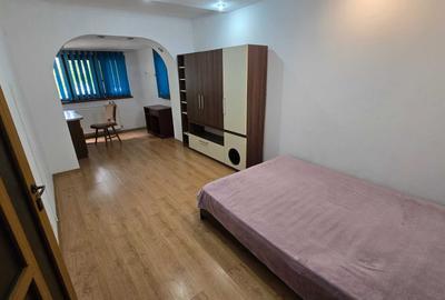 Apartament cu 2 camere decomandat în Podu Roș