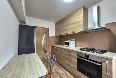 Apartament cu 3 camere decomandat în Bartolomeu