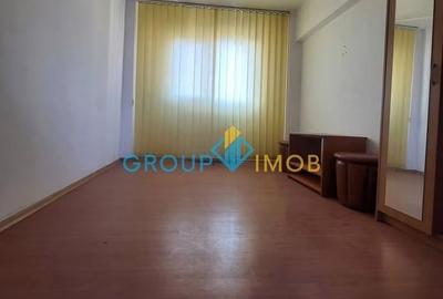 Apartament cu 3 camere decomandat în 9 Mai