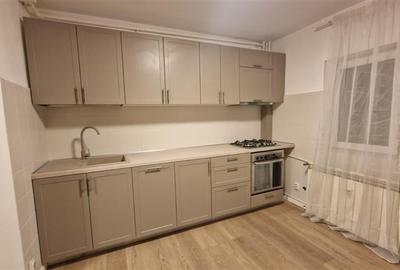 Apartament cu 3 camere decomandat, mobilat în Nerva Traian