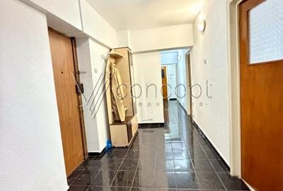 Apartament cu 3 camere decomandat, mobilat în P-ța Unirii - 13