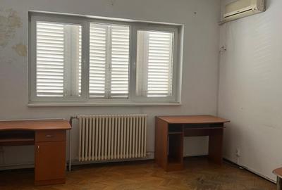 Apartament cu 3 camere decomandat, mobilat în Gara de Nord