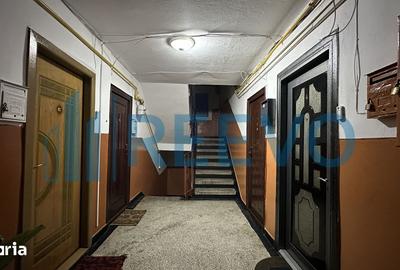 Apartament cu 3 camere semidecomandat în Central - 2
