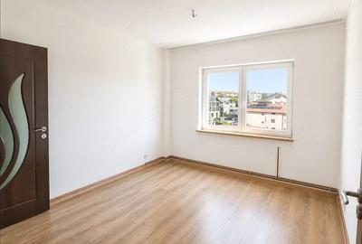 Apartament cu 3 camere decomandat în Central - 4