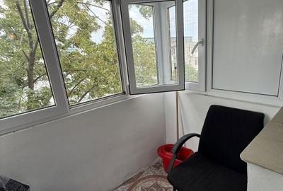 Apartament cu 2 camere semidecomandat în Craiovița Nouă