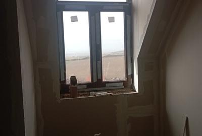 Casă cu 6 camere cu Teren 700 Mp în Șura Mare