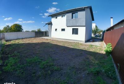 Casă cu 3 camere în Uiești