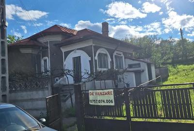 Casă cu 3 camere cu Teren 2430 Mp în Berevoești - 2