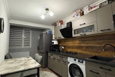 Apartament cu 2 camere decomandat în Tei