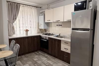 Apartament cu 2 camere decomandat în Tractorul - 1