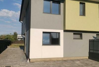 Casă cu 4 camere cu Teren 120 Mp în Mărăști