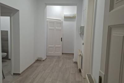 Birou, de 66 mp, în P-ța Unirii - 14