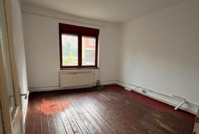 Casă individuală cu 5 camere cu Garaj în Florilor - 5