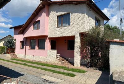 Casă cu 4 camere în Someșeni