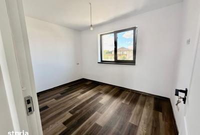 Casă cu 4 camere cu Teren 340 Mp în Malu Mare - 11