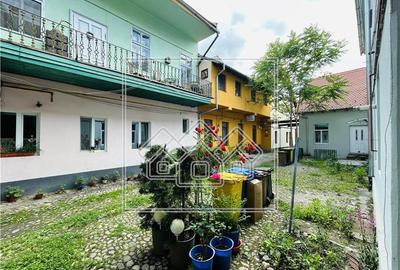 Apartament cu 4 camere decomandat în Ultracentral