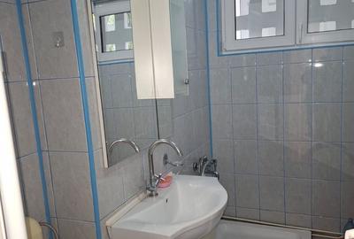 Spațiu comercial, de 16 mp, în Centrul Civic