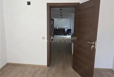 Casă cu 5 camere cu Teren 341 Mp în 1 Mai
