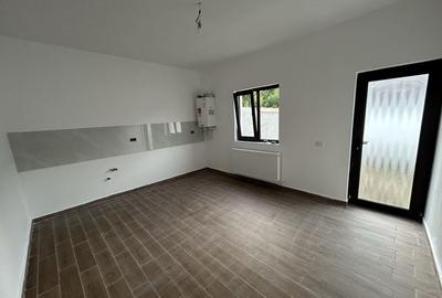 Casă cu 4 camere în Lumina - 1