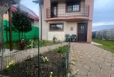 Casă cu 4 camere în Central - 1
