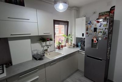 Apartament cu 3 camere decomandat, mobilat în Km 4 - 5
