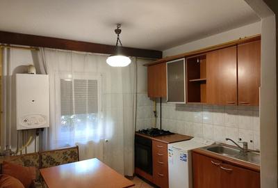 Apartament cu 2 camere decomandat în Girocului