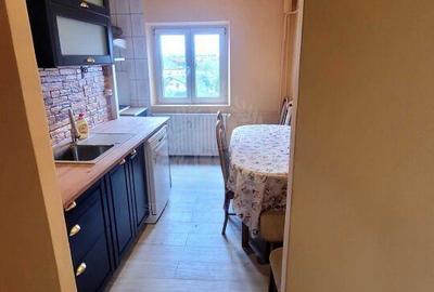Apartament cu 3 camere în Republicii