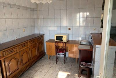 Apartament cu 4 camere în Pantelimon