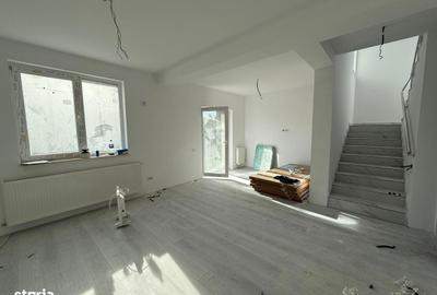 Casă cu 4 camere cu Teren 300 Mp în Domnești - 2