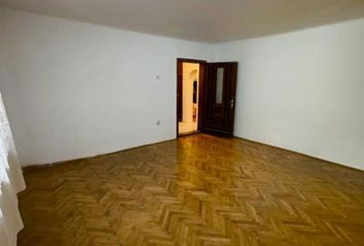 Casă cu 4 camere în Central - 5