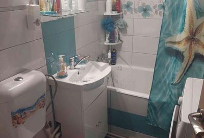 Apartament cu 3 camere decomandat în Canta