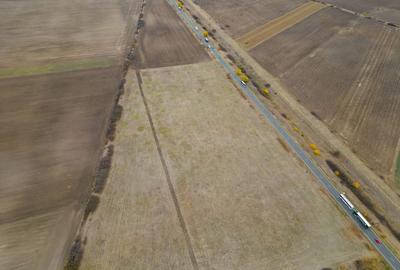 Teren agricol extravilan de 22500 mp, în Est - 8