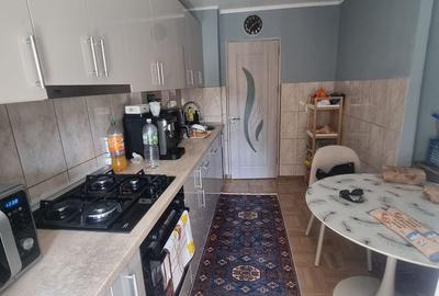 Apartament cu 2 camere decomandat în Km 5 - 9