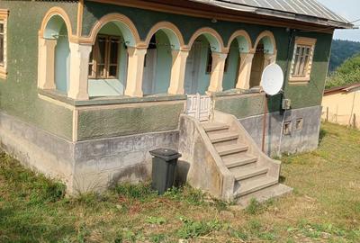 Casă cu 3 camere în Pucheni