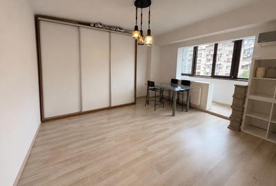 Apartament cu 3 camere, mobilat în Tineretului
