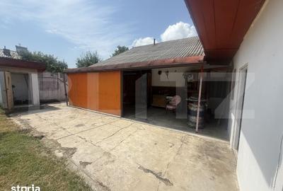 Casă cu 4 camere cu Teren 1692 Mp în Voinești