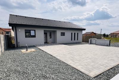 Casă cu Teren 583 Mp în Șag - 1