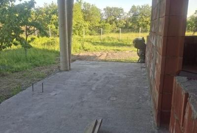 Casă cu 5 camere cu Teren 1000 Mp în Central