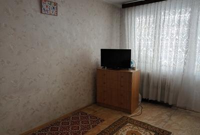 Apartament cu 3 camere semidecomandat în Rahova - 6