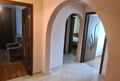 Apartament cu 3 camere decomandat în Horia - 3