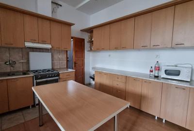 Casă individuală cu 7 camere cu Canalizare în Semicentral - 3