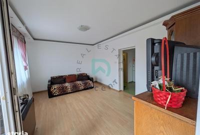 Apartament cu 3 camere decomandat în Valea Cetății