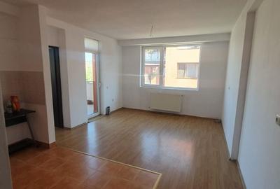 Apartament cu 3 camere în Decebal - 5