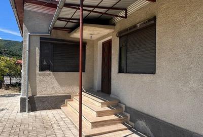Casă cu 5 camere cu Teren 93 Mp în Vețel