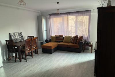 Apartament cu 2 camere semidecomandat, mobilat în Pipera