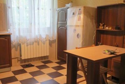 Apartament cu 2 camere semidecomandat, mobilat în Titan
