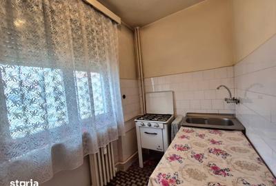 Garsonieră decomandată în Central - 8