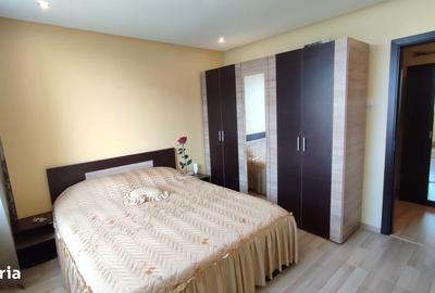 Apartament cu 2 camere decomandat în Cornișa - 1